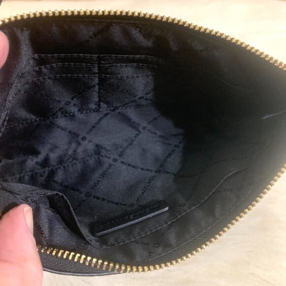 MICHAEL KORS Large 10" Black Pebbled Leather FLAT Pouch Wristlet Clutch - Picture 9 of 12